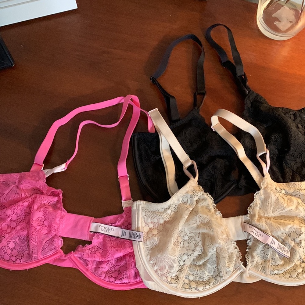 Three Victoria Secret lace bras - Picture 9 of 9
